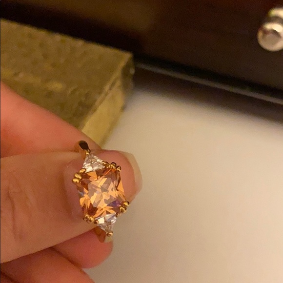 Size 9 ring - Picture 2 of 2